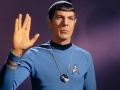 Leonard Nimoy nel suo celeberrimo saluto vulcaniano.jpg