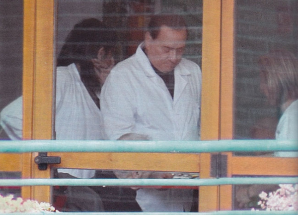 Berlusconi nella clinica di Cesano Boscone