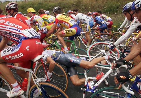 Voli e cadute spettacolari nello sport