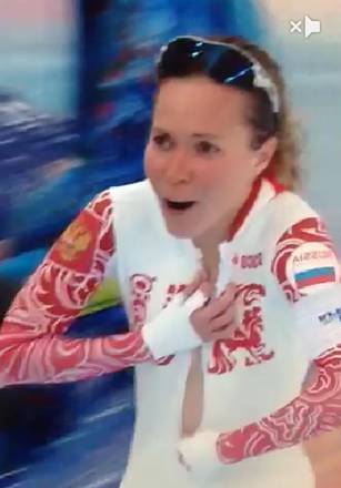 Sochi: pattinatrice russa vince bronzo e si abbassa lampo