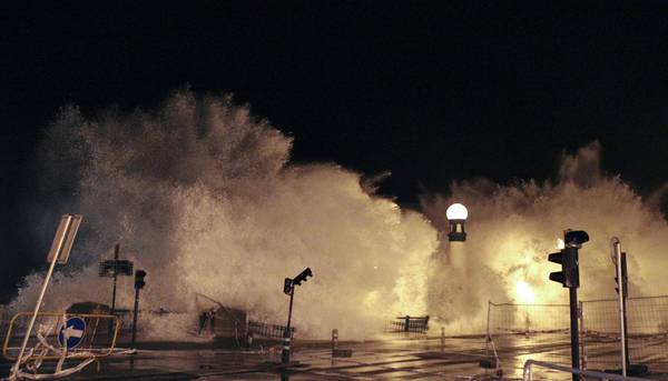STRONG SWELL IN NORTHERN SPAIN