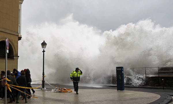 Wind and rain in Spain