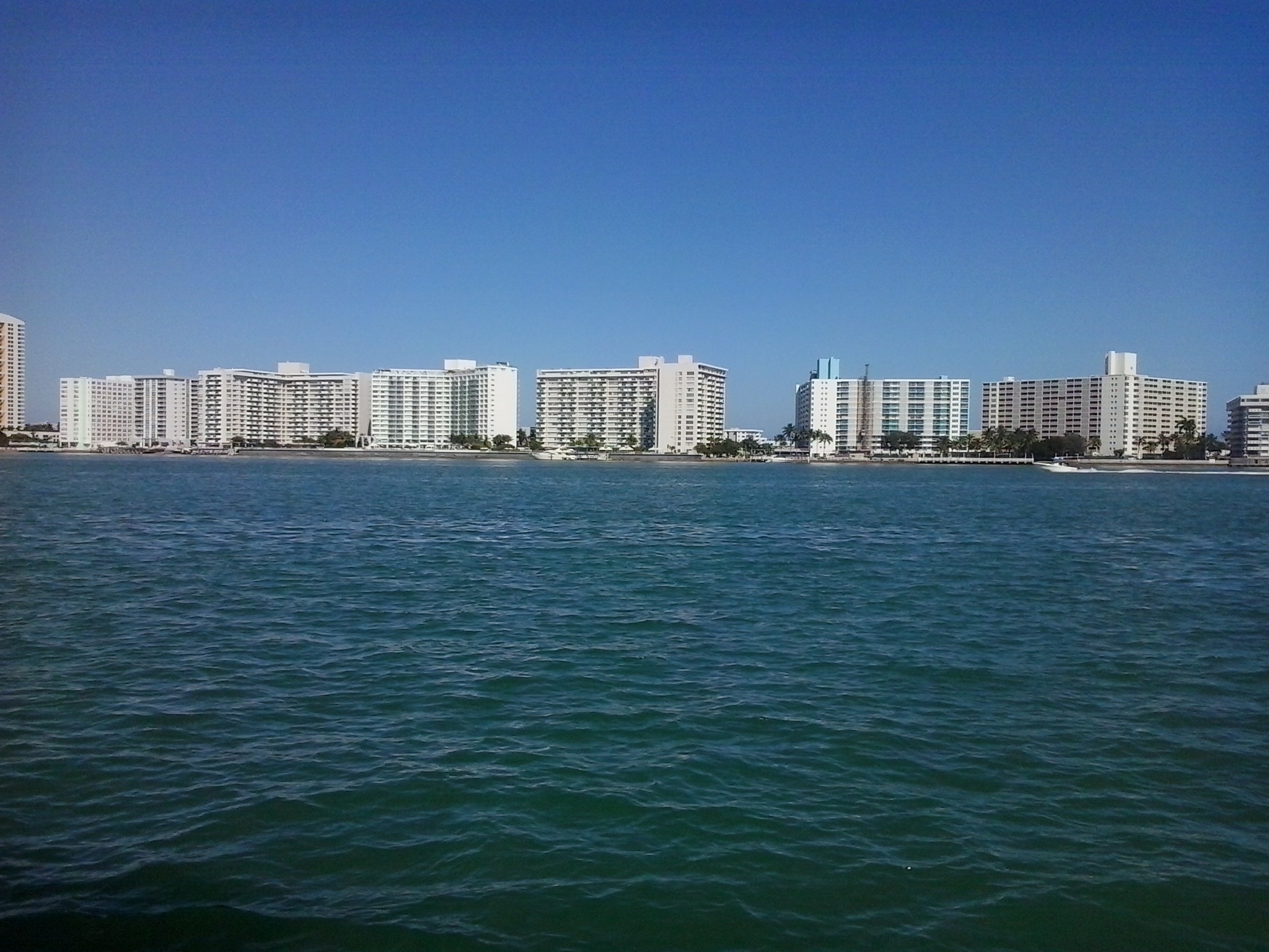 Sull'acqua da lontano