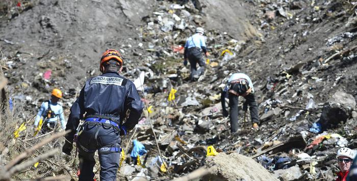 Continuano le ricerche dei corpi