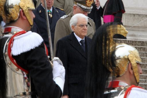 Il Presidente Sergio Mattarella durante un'onoreficenza