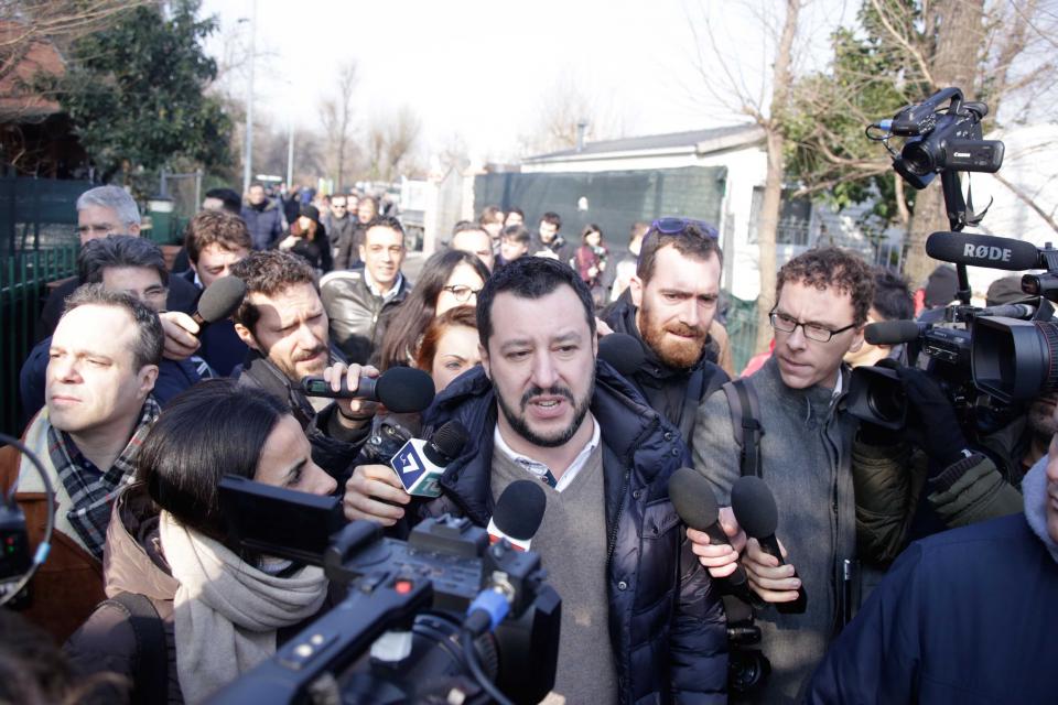 Salvini denunciato dai rom