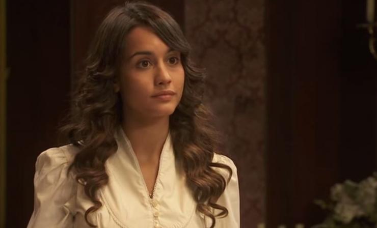 La Montaner nelle vesti di Pepa ne Il Segreto