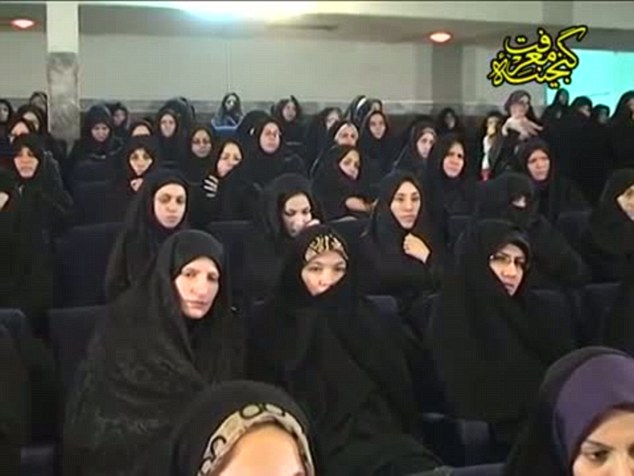 Donne tra il pubblico per Hossain Dehnavi