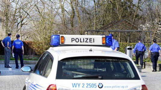 Le forze dell'ordine sulla scena del delitto