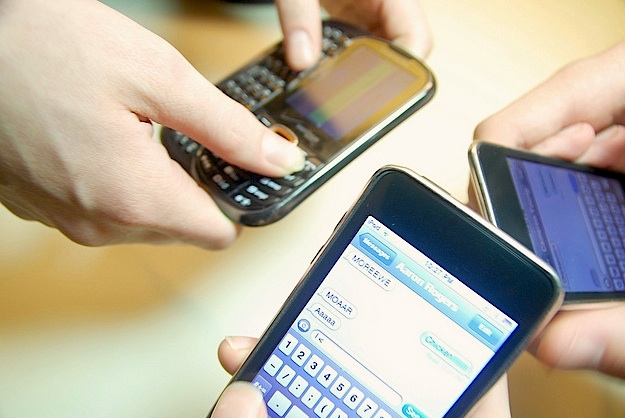 Meglio messaggiare con estranei