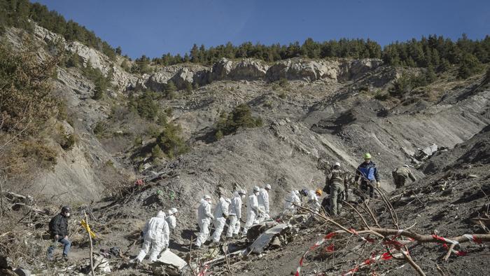 Soccorsi sul luogo dello schianto