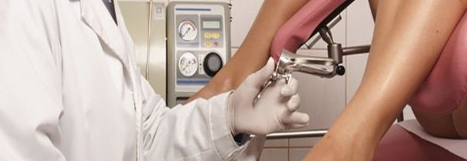 Studentesse obbligate a sottoporsi