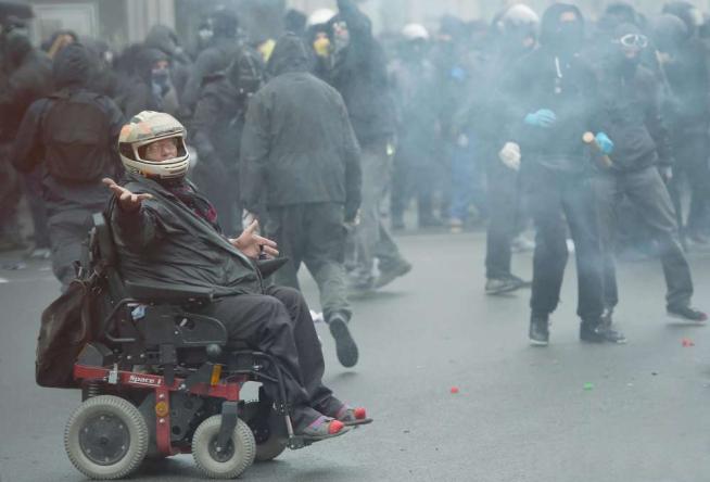 Pasquale Valitutti, il black block in carrozzina