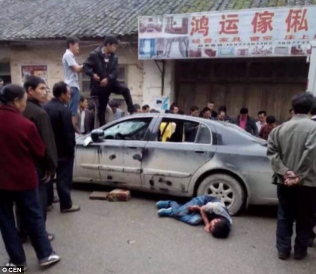 Gli uomini picchiati 3