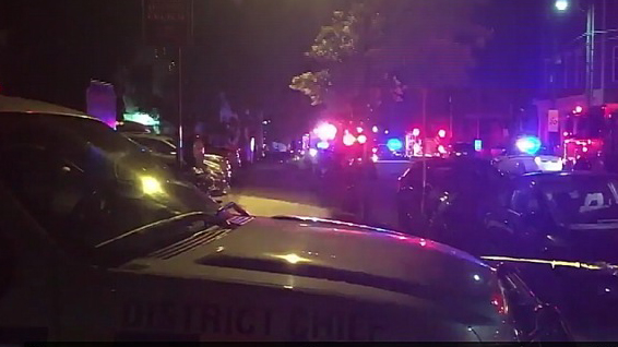 La polizia sul luogo della sparatoria