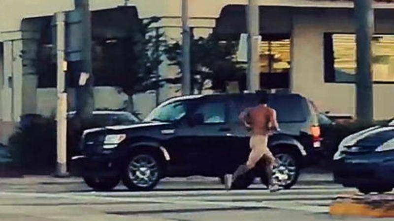 L'uomo che correva nudo 2