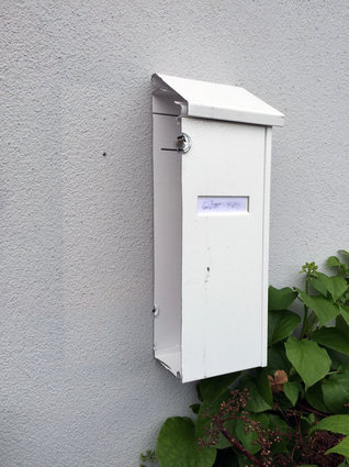 Metà cassetta delle lettere