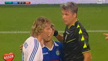 Nedved con l'arbitro