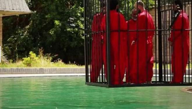 Prigionieri annegati dall'Isis