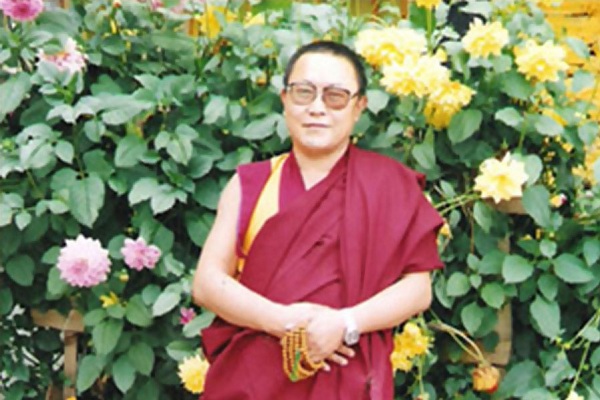 Morto il monaco Tenzin Delek Rinpoche