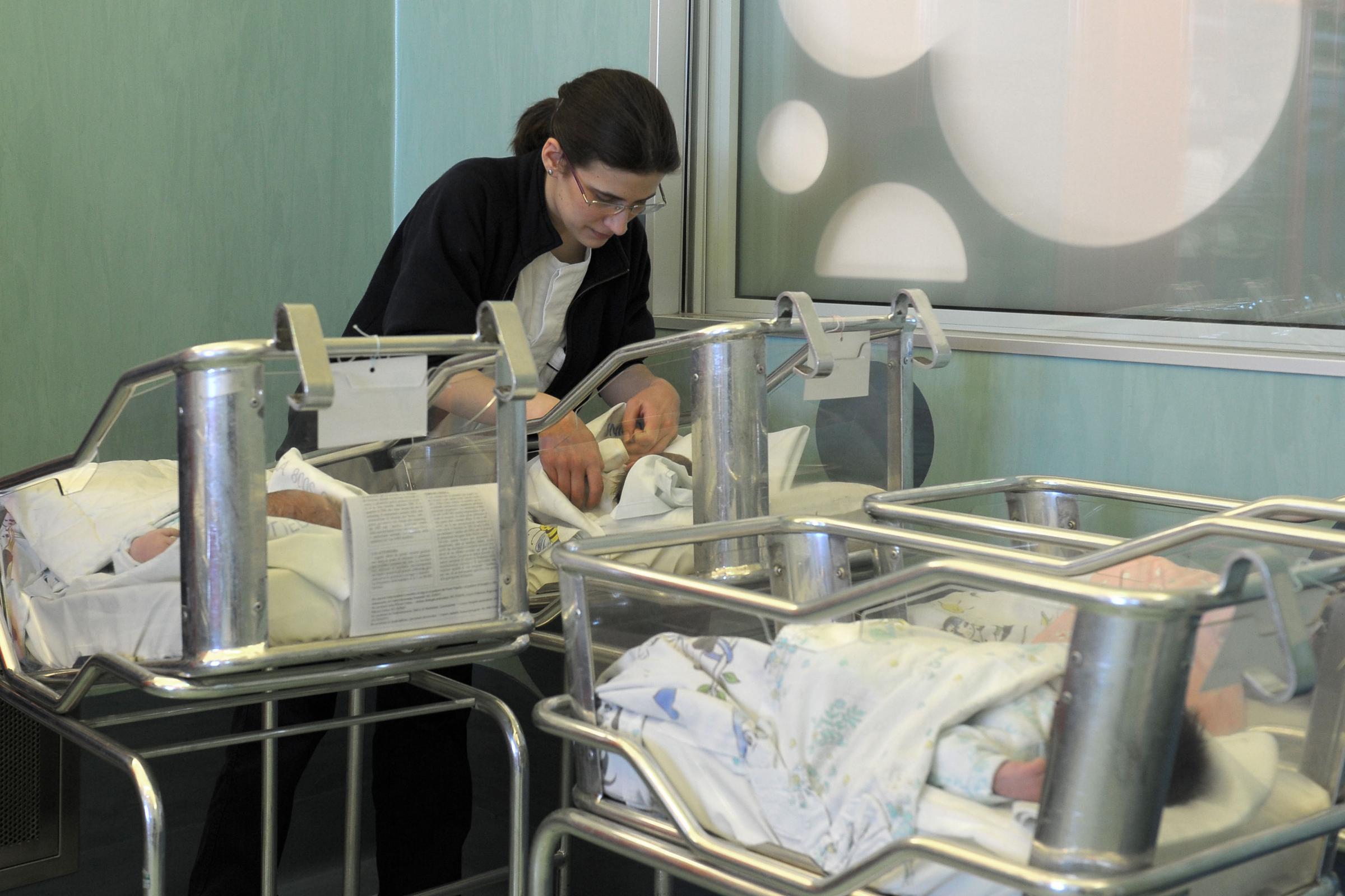 Bambini nelle culle 3