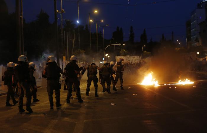 Scontri ad Atene - 1