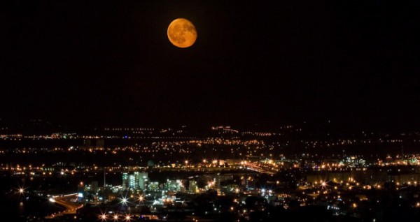 Cresce l'attesa per la superluna rossa