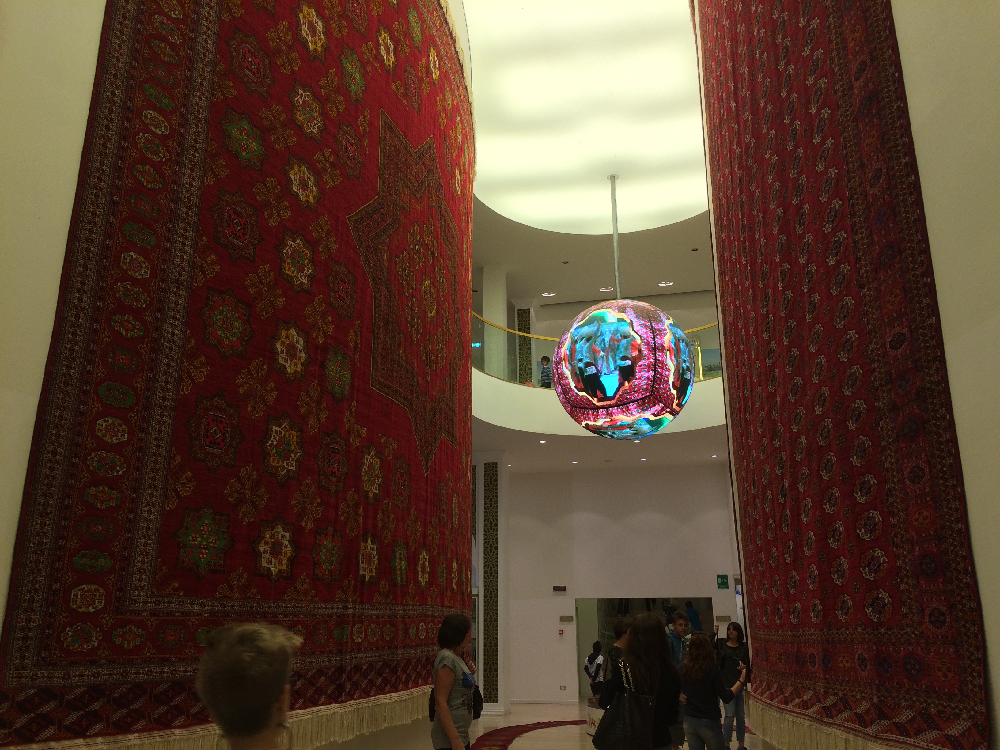 Interno Padiglione Turkmenistan
