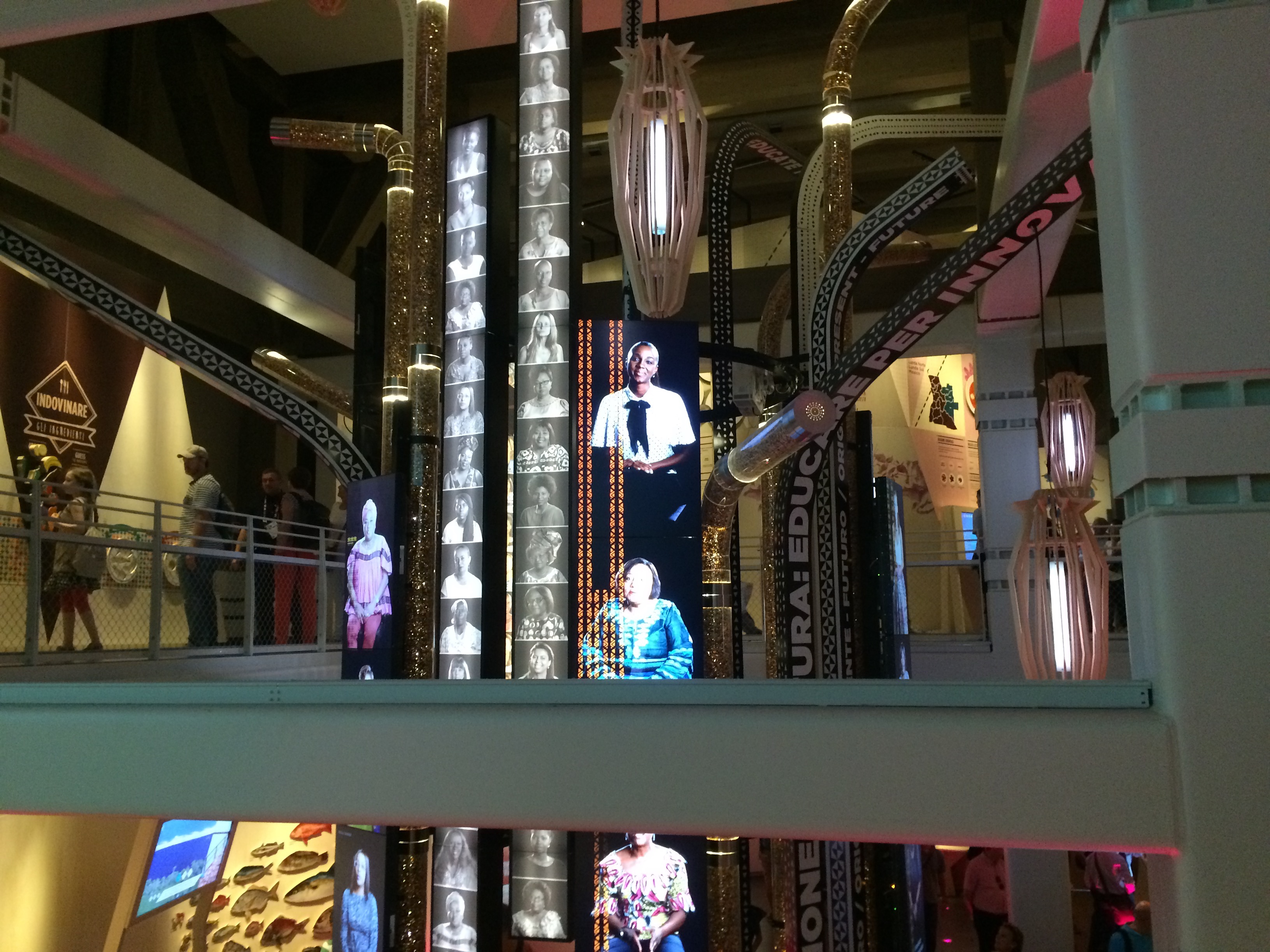 Interno Padiglione Angola - 2