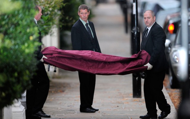 Il ritrovamento del corpo della Winehouse