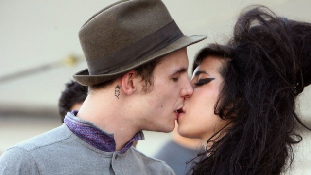 La Winehouse con il suo compagno