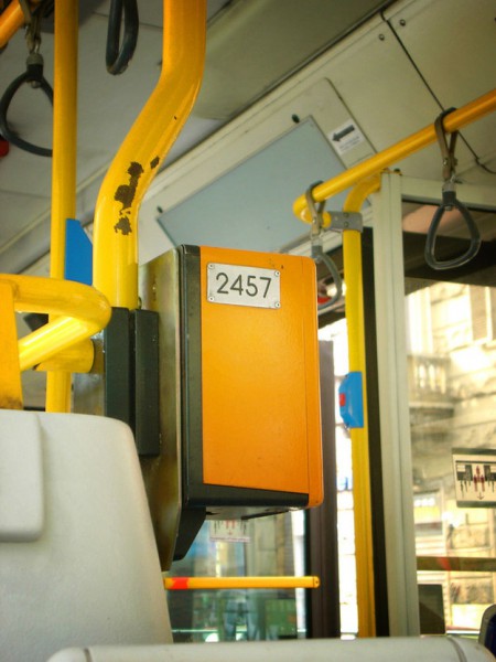 Manomissione dei biglietti autobus