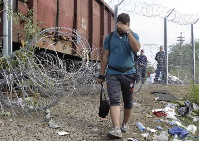 Migranti al confine ungherese - 3
