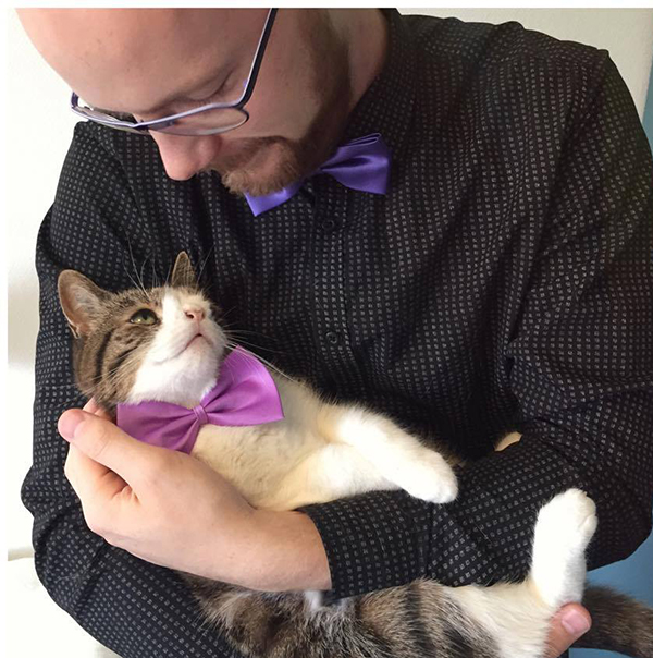 Monty ed il suo padrone in uno scatto su Facebook