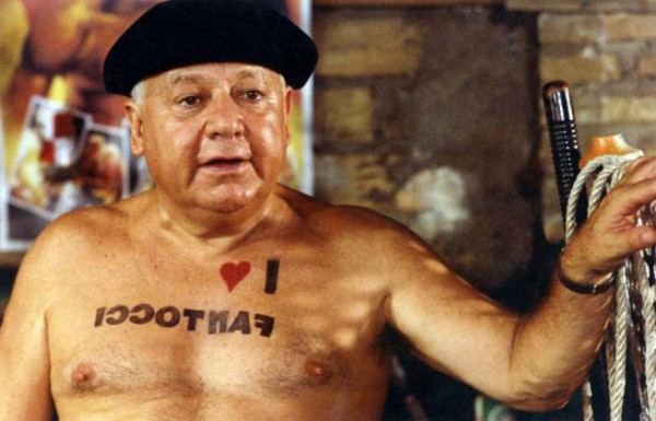 Paolo Villaggio nei panni di fantozzi