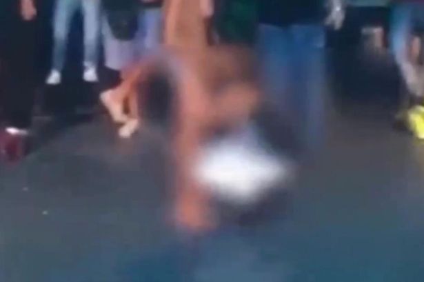 Sesso orale discoteca - 2