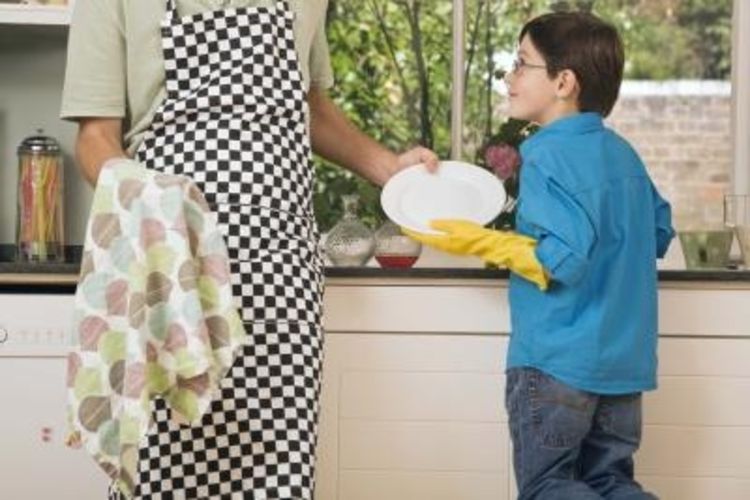 Adultizzazione nell'infanzia: i danni all'adulto