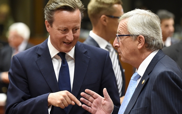 David Cameron e il presidente della Commissione Juncker 2