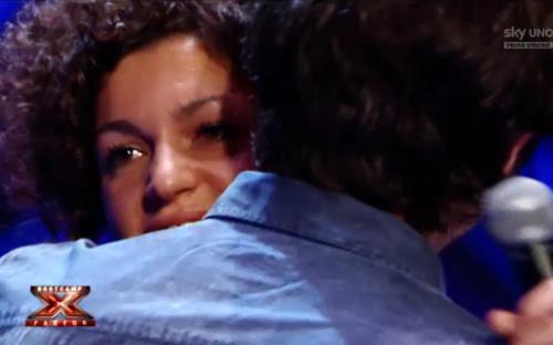 L'abbraccio tra Sara e Marco