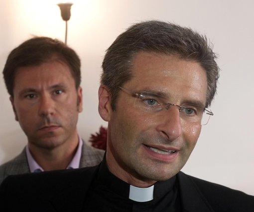 Mons Charamsa alla conferenza stampa 2