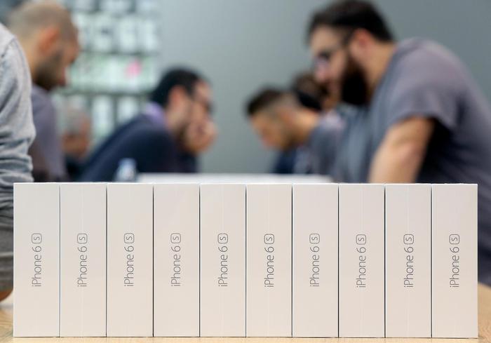 iPhone 6S negli Store