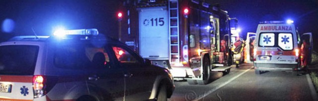 Le forze dell'ordine intervenute sul luogo dello schianto