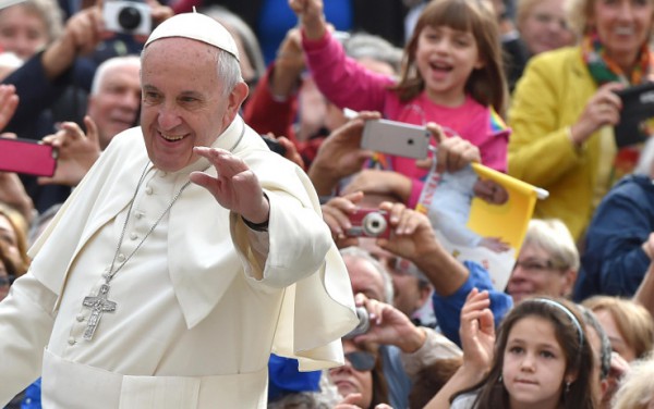 Papa Francesco tra i fedeli