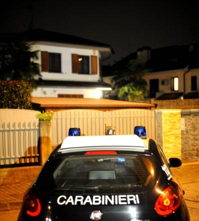 Carabienieri sul luogo della sparatoria