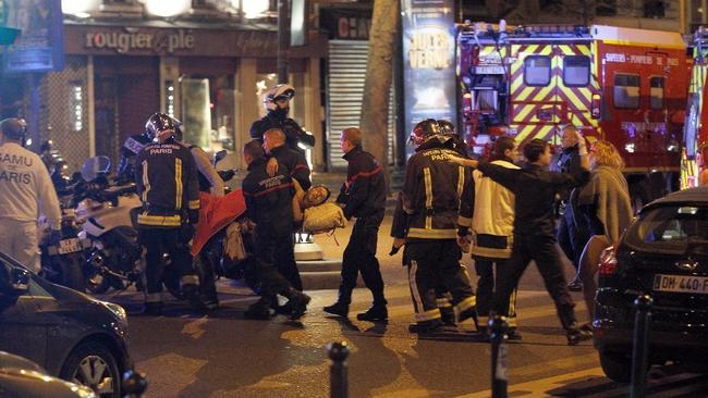 Feriti soccorsi a Parigi