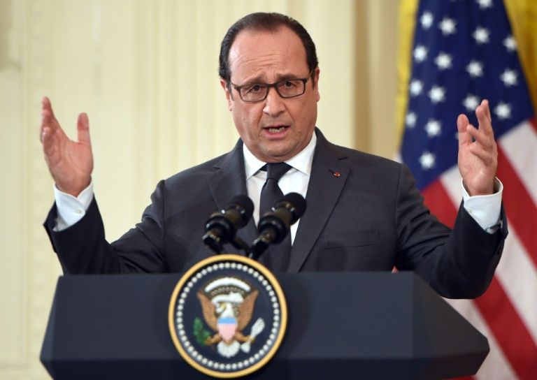 Hollande appella alla coalizione