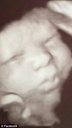 La figlia di Angelikque Sutton