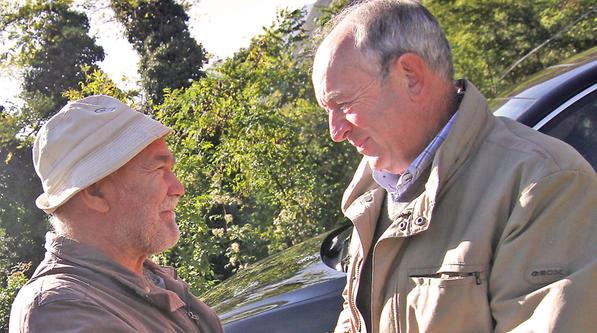 La stretta di mano tra Ermes Mattielli e Graziano Stacchio