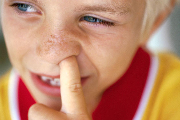 Mettere le dita nel naso 3