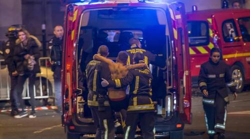 Primi soccorsi a Parigi